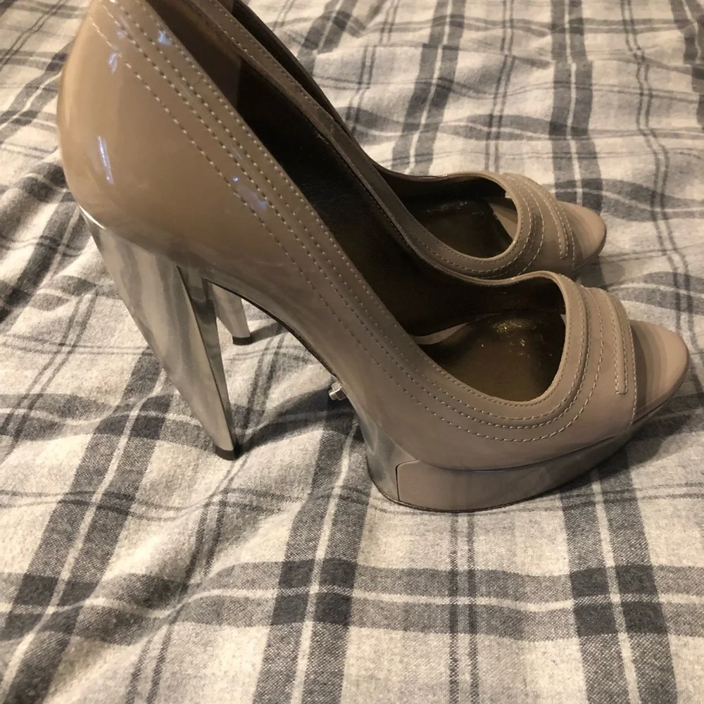 LANVIN Grey Patent leather pumps with metal heel - Picture 5 of 6